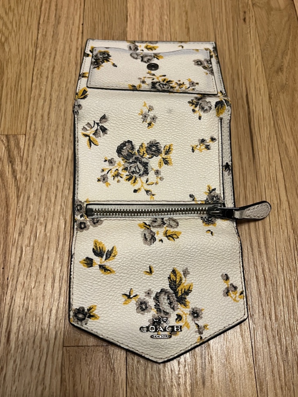 Coach Cream Floral Compact Wallet with Yellow and Gray Flowers - Picture 4 of 7